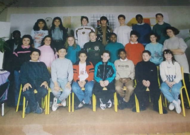 Le professeur YAO Yao Bertin, ici avec ses élèves de 5ème 3 du Collège HENRI Wallon de Bézons à Argenteuil.