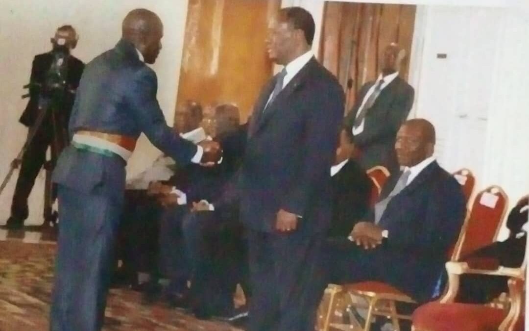 Monnsieur le Maire Dr YAO Yao Bertin, professeur des universités Françaises et Africaines enseignant chercheur